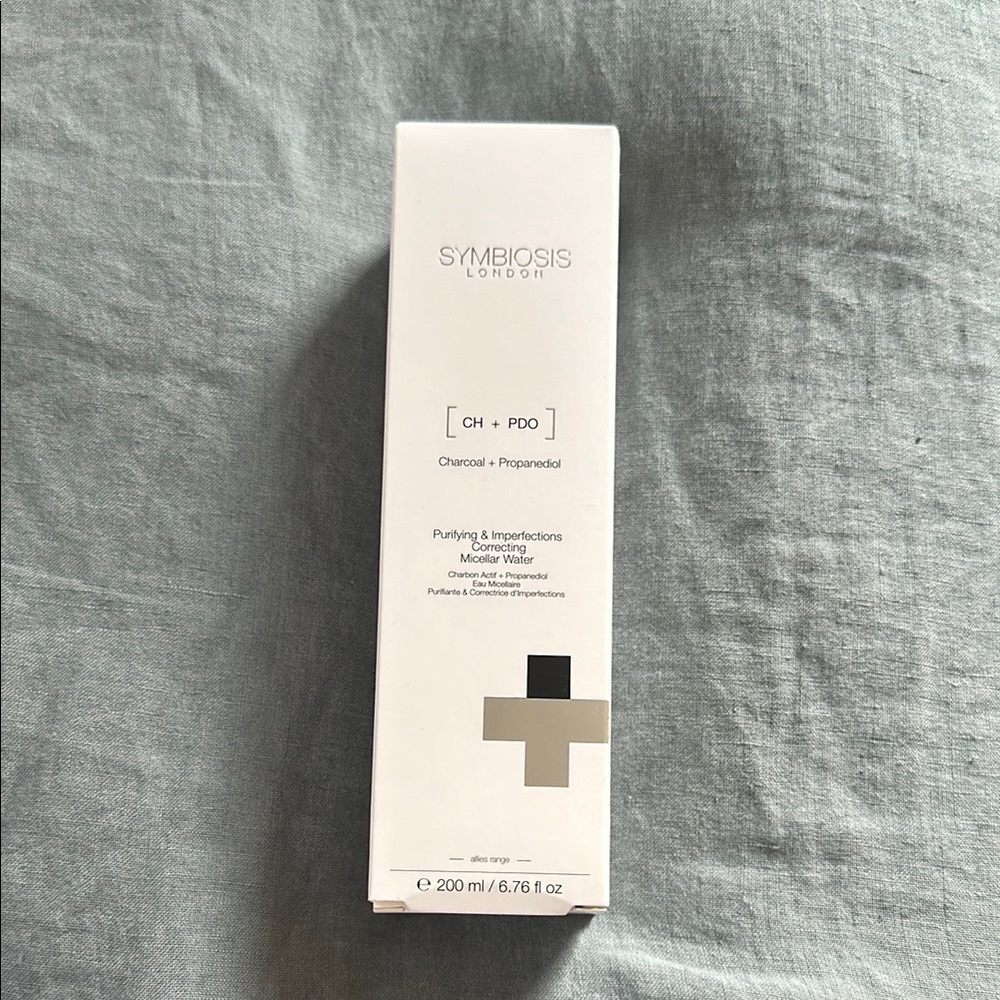 Charcoal Moisturizer - White